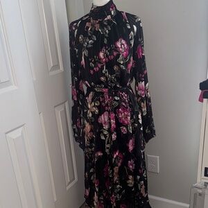 Rachel Roy-Elegant Floral Long Sleeve Dress in Black and Pink size 8
